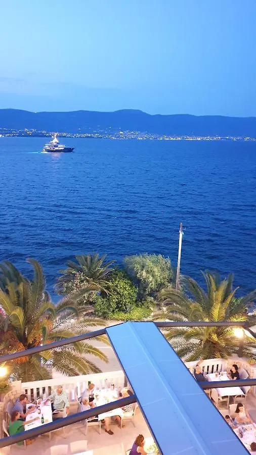 ***  Hotel Vila Tina Arbanija Croacia