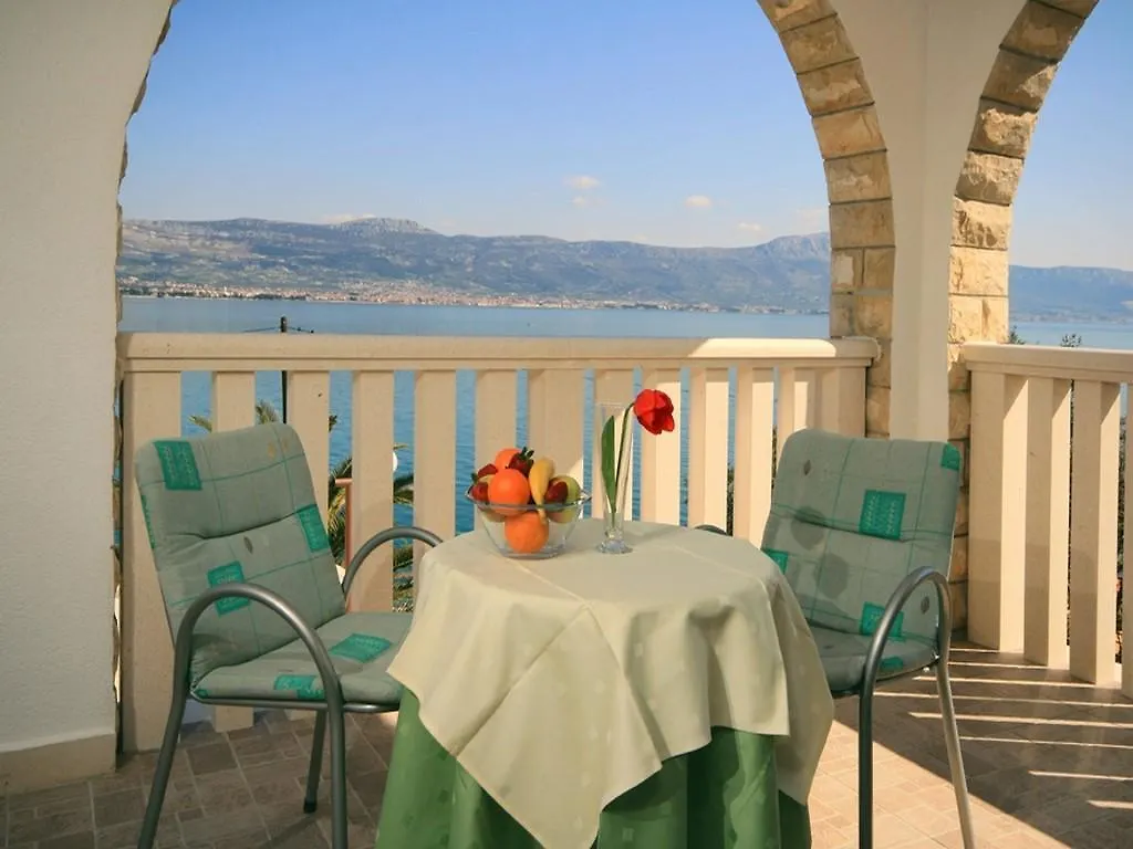 Hotel Vila Tina Arbanija 3*,  Croacia
