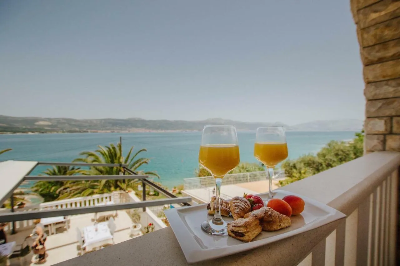 Hotel Vila Tina Arbanija