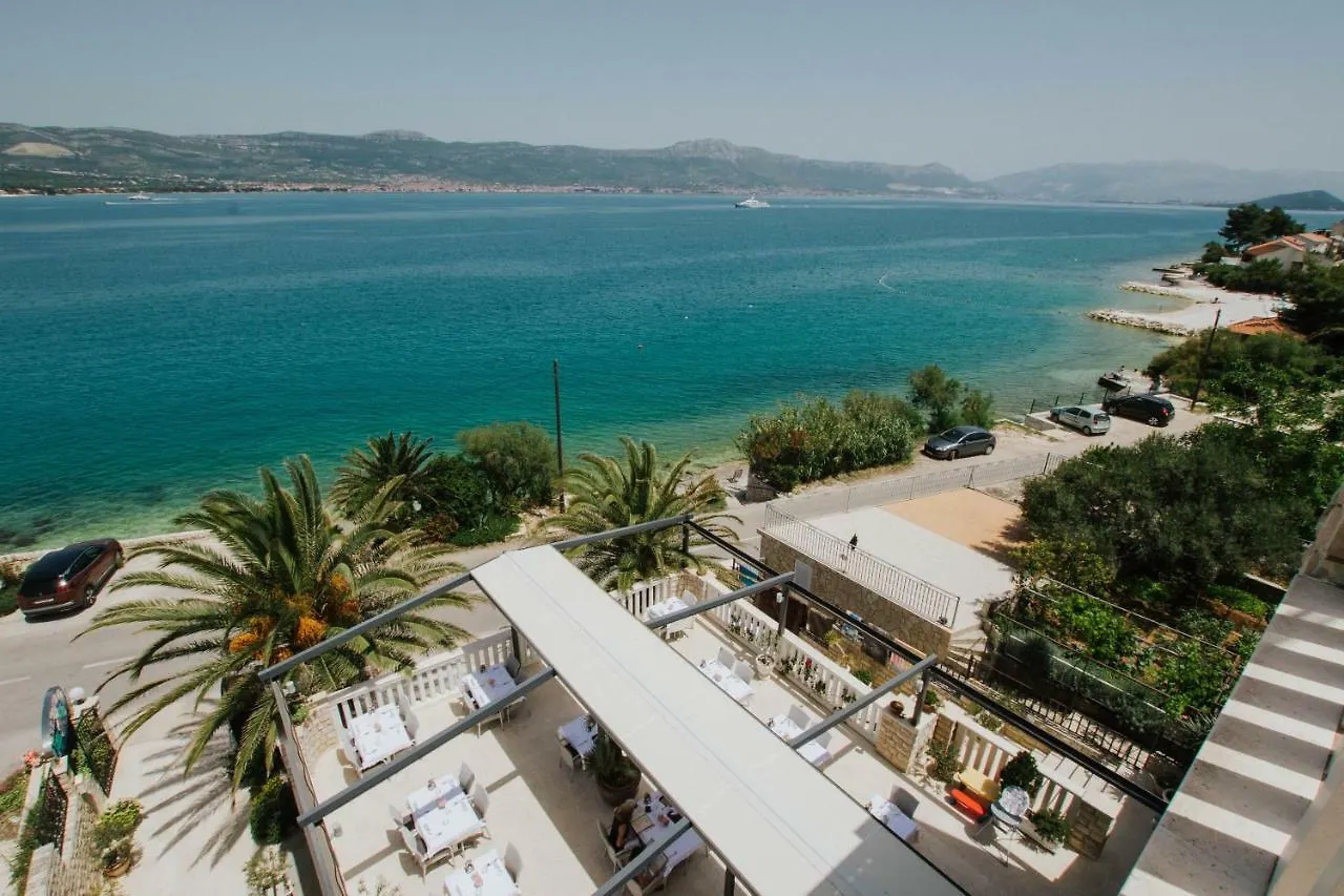 Hotel Vila Tina Arbanija
