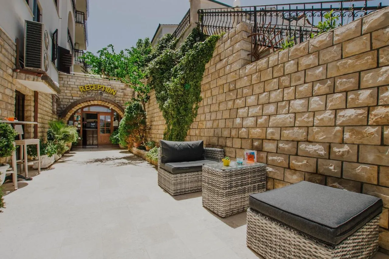 ***  Hotel Vila Tina Arbanija Chorvatsko