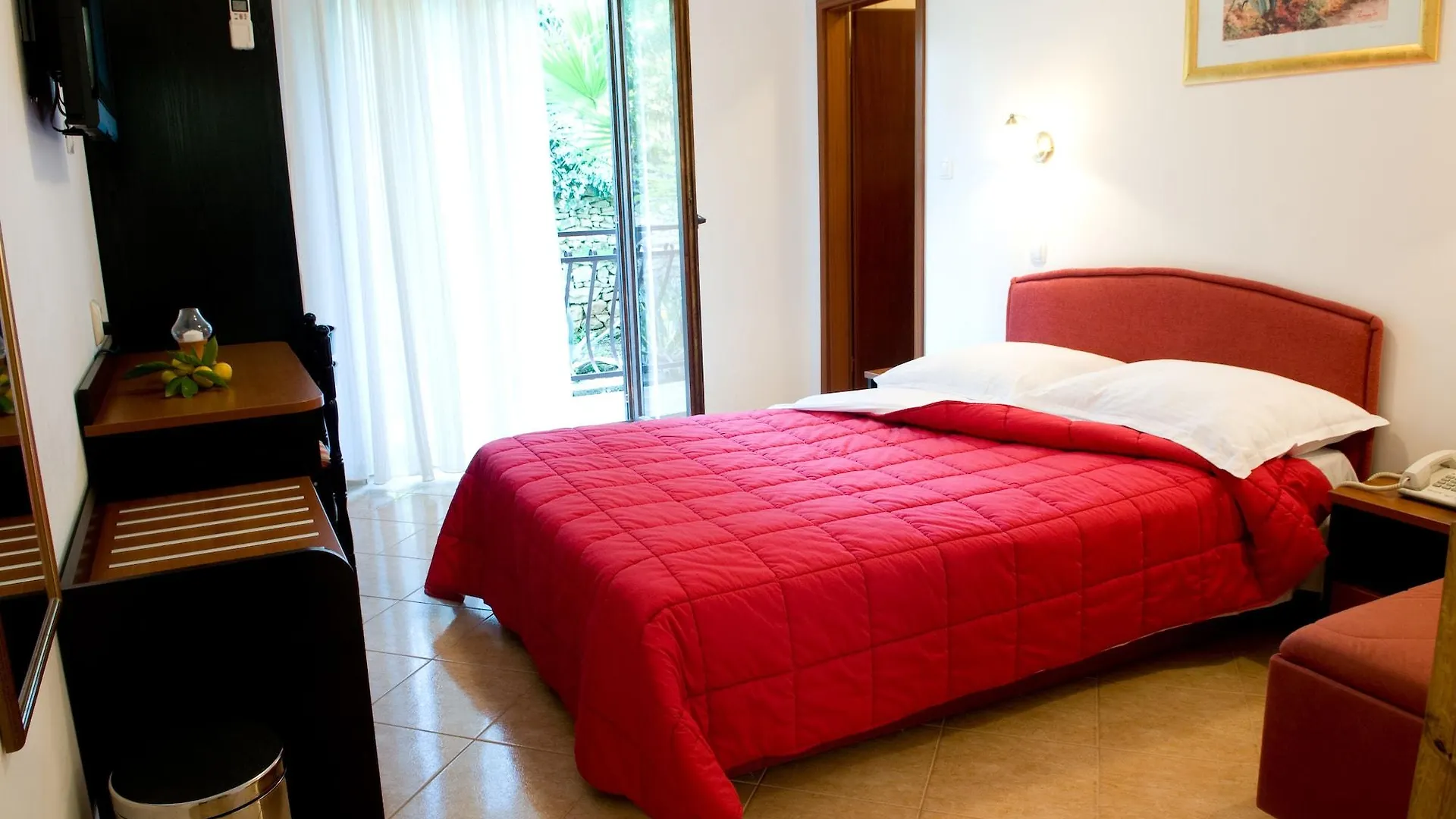 Hotel Vila Tina Arbanija