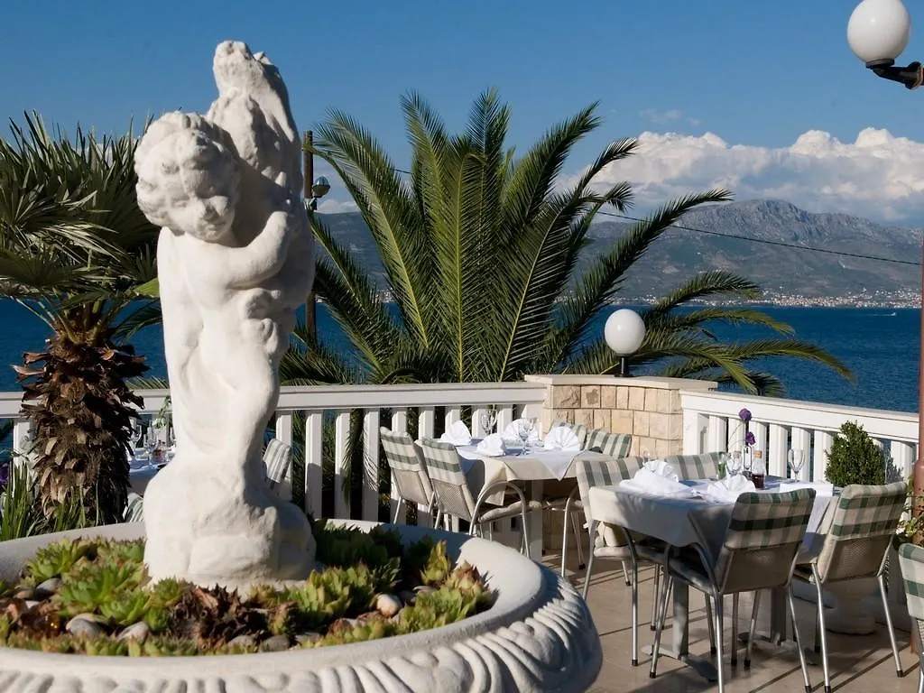 Hotel Vila Tina Arbanija